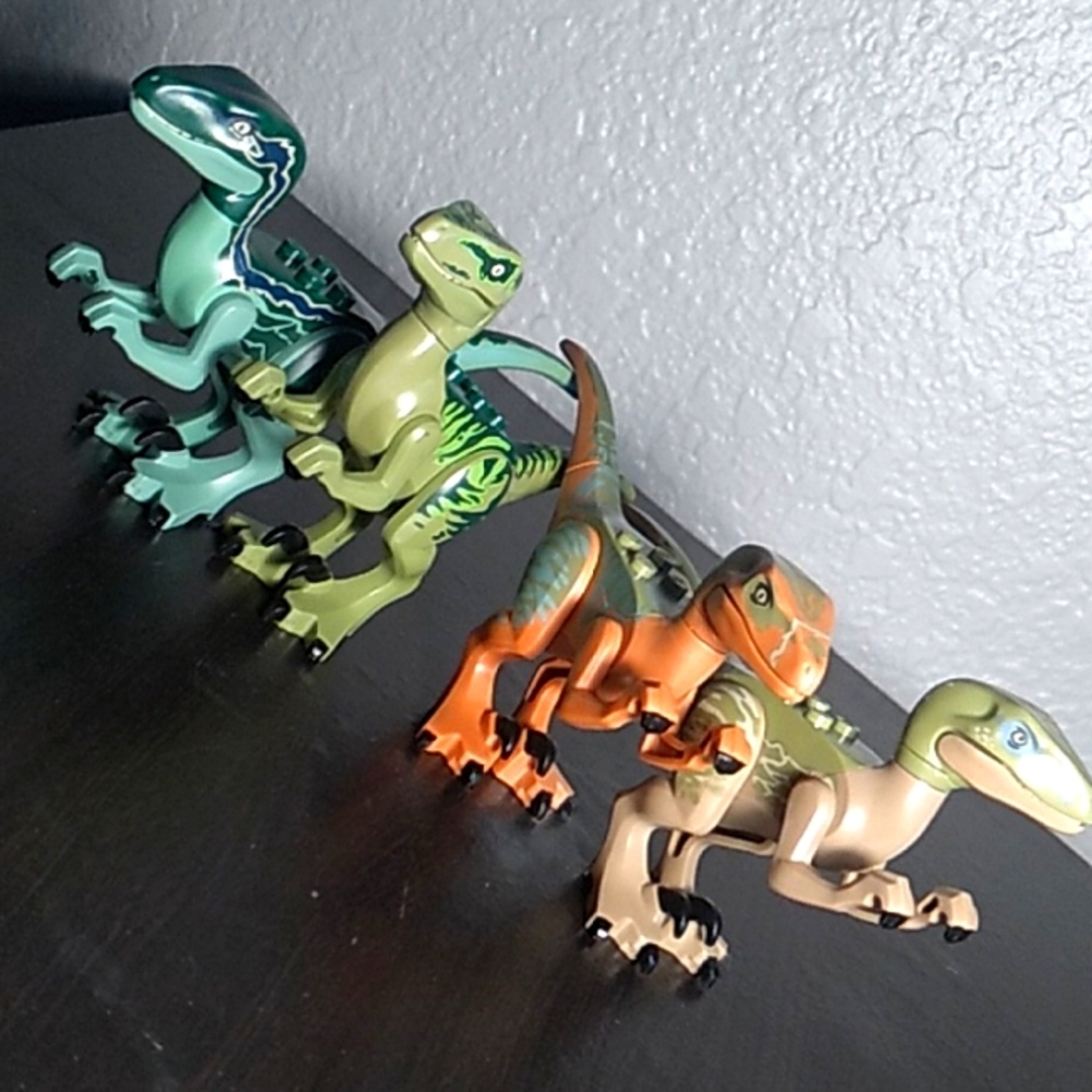 Lego jurassic world raptors squad